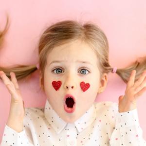 Vous cherchez à dire "je t'aime dans toutes les langues" ? Voici la traduction de ces quelques mots qui font tant plaisir à ceux qui les reçoivent. Je t'aime se dit partout dans le monde et la Saint V