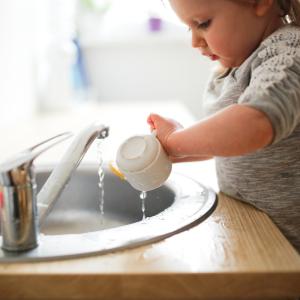 Quelles activités d'éveil pour son bébé. Quels jeux peut-on faire avec un jeune enfant ? Cette phrase est souvent posée par de jeunes parents, qui ne savent pas toujours quelles activités p