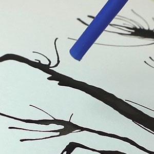 Explications de la technique de peinture à la paille pour les enfants