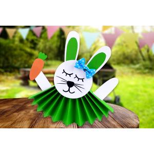 Découvrez une activité de Pâques facile et amusante que tout le monde pourra faire avec quelques feuilles de papier. Les enfants vont adorer fabriquer ces petits lapins colorés !