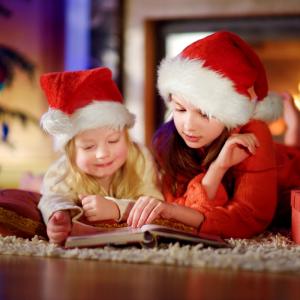 Noël est une bonne occasion pour faire lire les enfants ! Noël est aussi l'occasion de réaliser des petits livres avec l'enfant, une autre façon de créer un lien affectif entre l'enfant et la lecture.