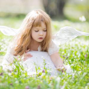 Découvrez sans plus attendre toutes nos idées d'activités sur le thème des fées. Vous trouverez des bricolages avec des baguettes magiques, des coloriages et des infos sur ce thème que les petites fil