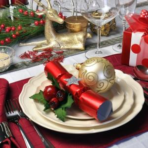 Le repas du nouvel an est souvent l'occasion de donner des étrennes aux enfants, pour certains, cette tradition vient de la Rome antique où on s'échangeait des pièces et des médailles à l'o