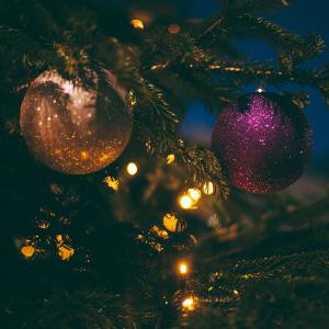Joyeux Noël ! Quel doux mots à l'approche de Noël. Pour que chacun puisse souhaiter un joyeux noël, retrouvez un ensemble d'articles et idées de bricolage pour préparer un joyeux Noël po