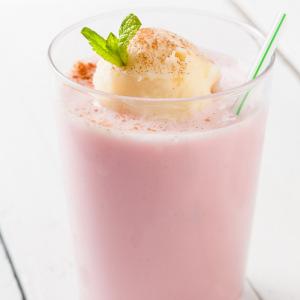 Les enfants aiment beaucoup boire des milk shake et leur préféré est sans doute le milk shake fraise. C’est l’occasion pour les parents de leur faire manger des fruits de saison. Si vous cherchez une 