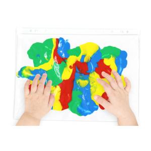 Découvrez la peinture propre, une activité sensorielle d'inspiration Montessori qui permet aux enfants dès l'âge de 6 mois de découvrir les plaisirs de la peinture sans se salir !Cette activit