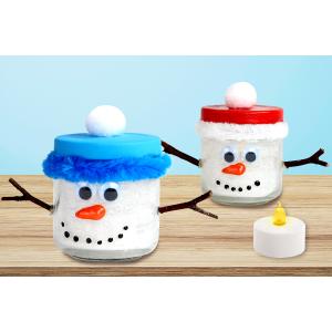 Dans cette activité créative, nous allons utiliser un pot en verre, de la poudre de neige et une bougie électrique afin de créer un splendide photophore bonhomme de neige. Cette activité de No