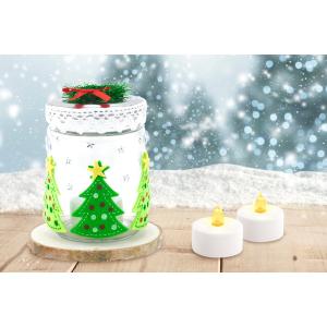 Découvrez un bricolage de Noël facile et rapide à faire avec les enfants ! Avec quelques accessoires nous allons transformer un simple pot en verre en un sublime photophore pour décorer et éclairer la