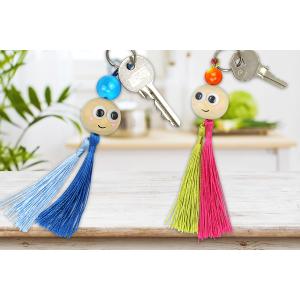 Avec quelques accessoires vous allez pouvoir fabriquer de charmants petits personnages à accrocher à vos clés. Un activité créative facile, originale et économique !