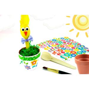 Découvrez une activité créative de Pâques facile et amusante qui va plaire aux enfants ! Grâce à des pots en terre cuite, des petites cuillères en bois, de la peinture et plein de jolis access