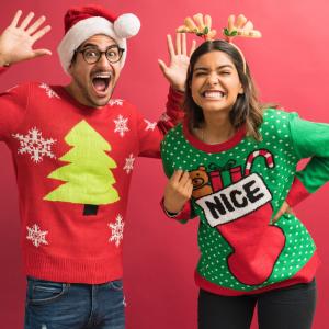 Le jour du pull moche de Noël est de plus en plus fêté en France, mais d'où vient cette tradition ? Explications sur les origines du pull moche de Noël