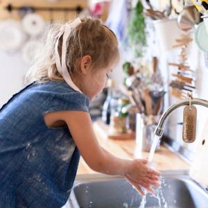 Les occasions de se laver les mains pour limiter la transmission des virus, des maladies et des microbes sont nombreuses, en voici un petit rappel :