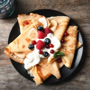 Découvrez la recette des crêpes sans gluten qui vous permettra de créer une pâte à crêpes sans gluten. Elles sont délicieuses et peuvent être mangées par tout le monde !