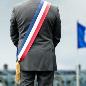 Le Président de la république est le chef de l'État. Le rôle du président de la République est défini par la Constitution
