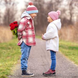 L'origine de la Saint Valentin n'est pas certaine mais l'histoire s'accorde à penser que la Saint Valentin trouve son origine dans la Rome antique. De la fête des lupercales à la mort de Valentin de t