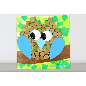 Au programme de cette nouvelle activité manuelle, un tableau hibou au design naturel !Pour cela les enfants devront combiner découpage et collage et ainsi développer leur dextérité.Ce joli table