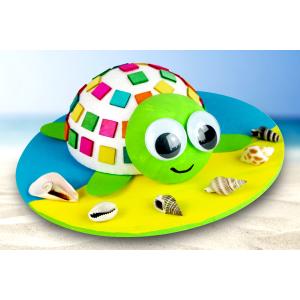Découvrez une super activité créative à faire avec les enfants pour l'été ! Avec des demi-boules en polystyrène, des mosaïques en bois, de la peinture, des coquillages et quelques accessoires les