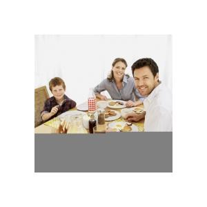 Les enfants à table