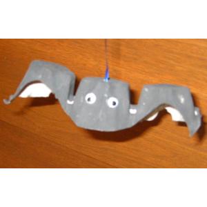 Fabriquer une chauve souris peinte et  suspendue