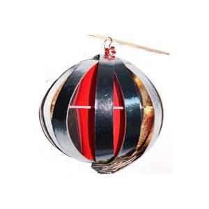 Boule de Noel en carton et plastique