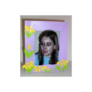 cadre photo fille décoré de fleurs