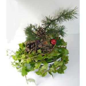 Réaliser un centre de table en branches de vigne vierge