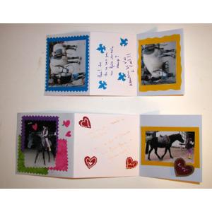 Bricolage d'un dépliant de scrapbooking pour mettre en scène les photos de votre enfant. Le dépliant de photos peut être un cadeau à offrir aux papas ou aux mamans.