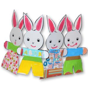 Petits lapins se donnent la main en guirlande de Pâques