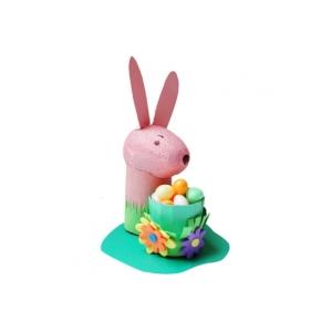 Lapin de Pâques et sa petite corbeille