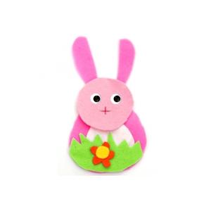 Collage du lapin de Pâques en feutrine