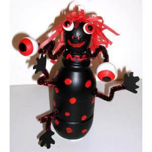 Monstre fait avec une bouteille