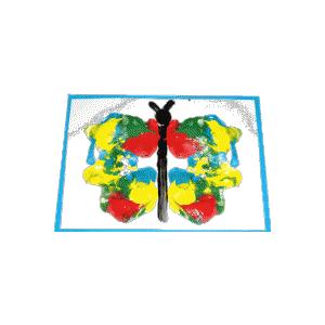 Réaliser une peinture papillon avec les mains de bébé