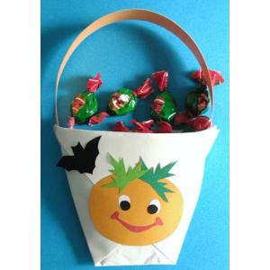 Petit panier trapèze à bonbons décoré d'une citrouille