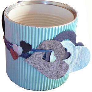 Bricolage d'un pot à crayons bleu pour la féte des péres 