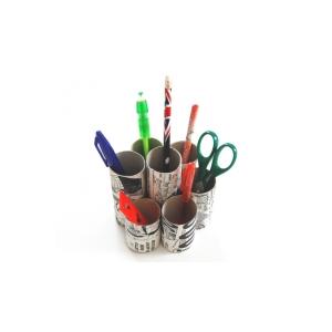 Fabriquer un Range crayon stylisé manga est un jeu d'enfant à la portée de tous. L'enfant apprendà recycler des objets usuels. Un exemple d'idée de bricolage proposé par Tête à modeler pour préparer u