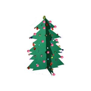 Petit sapin de Noël en carton décoré de perles