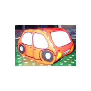 Voiture en papier mâché