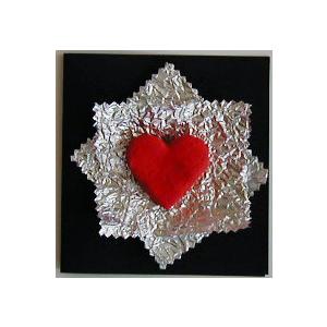 Carte décorée d'un coeur et de papier métalisé