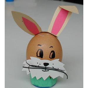 Lapin réalisé avec une coquille d'oeuf