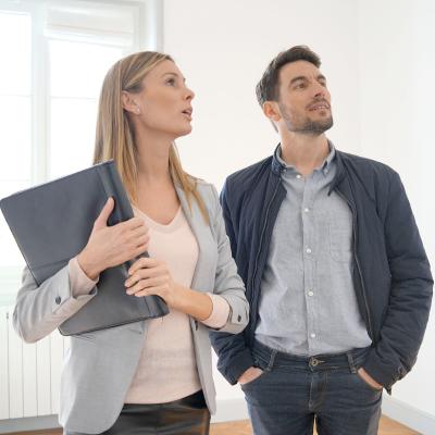 Agent : Mot du glossaire Tête à modeler. Un agent est une personne qui travaille pour une administration ou une entreprise.  Activités associées.