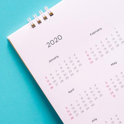 Année : Mot du glossaire Tête à modeler. L'année est une période d'un an qui commence le 1 er janvier et qui se termine le 31 décembre. Activités associées.