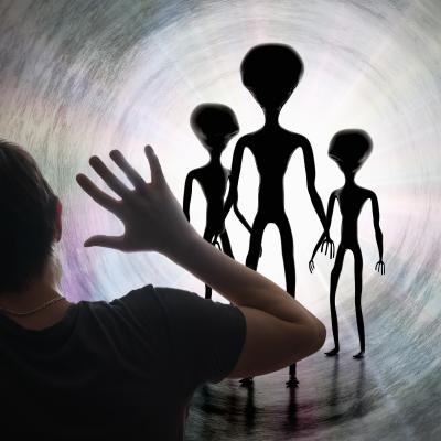 extraterrestre - mot du glossaire Tête à modeler. Définition et activités associées au mot extraterrestre.
