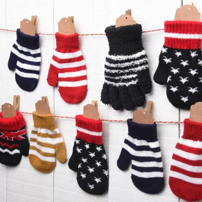 Vous cherchez une idée de cadeau de l'avent original ? Voici notre calendrier de l'avent avec des gants ! Une bonne idée qui change et facile à réaliser.