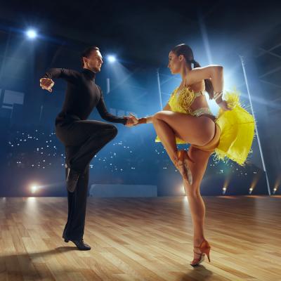 Définition du mot chacha cha qui est une danse. Explication du genre musical qui est aussi une danse