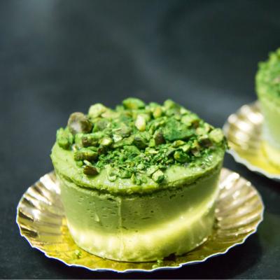 Voici le Cheesecake à la pistache. Une recette que les enfants vont adorer. C'est une recette parfaite pour le dessert, le goûter ou même pour la Saint PAtrick puisque ce cheesecake est vert !