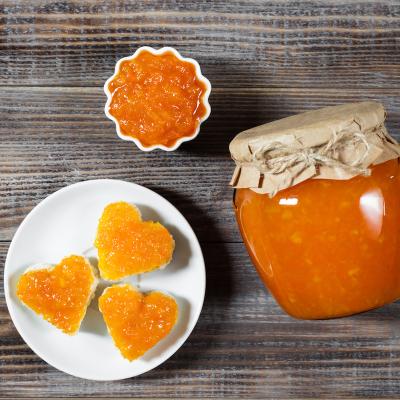 Cette confiture melon est sans alcool, elle est réalisée avec des fruits très mûrs et parfumés. Le goût de la confiture de melon est délicatement souligné par la saveur