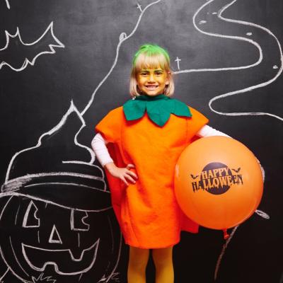 Vous cherchez un déguisement citrouille pour vos enfants ? Voici sans plus attendre notre sélection et nos déguisements avec des robes de citrouilles, des combis pour bébé, des accessoires et des cost