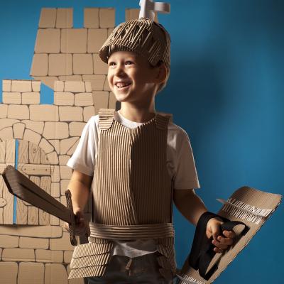 Il suffit de rassembler plusieurs bricolages autour des chevaliers et un peu d'imagination pour créer un déguisement de chevalier. Idées simple pour réaliser un déguisement de chevalier pour votre enf