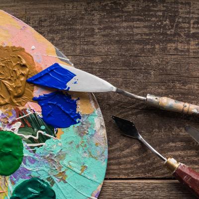 Acrylique : Mot du glossaire Tête à modeler. L'acrylique est une fibre textile réalisée à partir de produits chimiques.