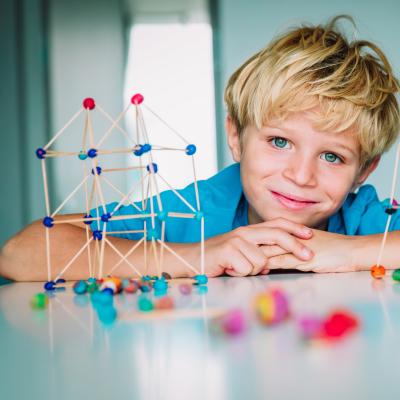 Geometrie - mot du glossaire Tête à modeler. Définition et activités associées au mot Geometrie.